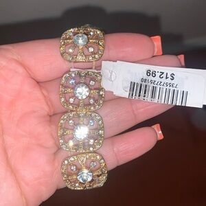 Hypoallergenic gold bracelet with diamonds